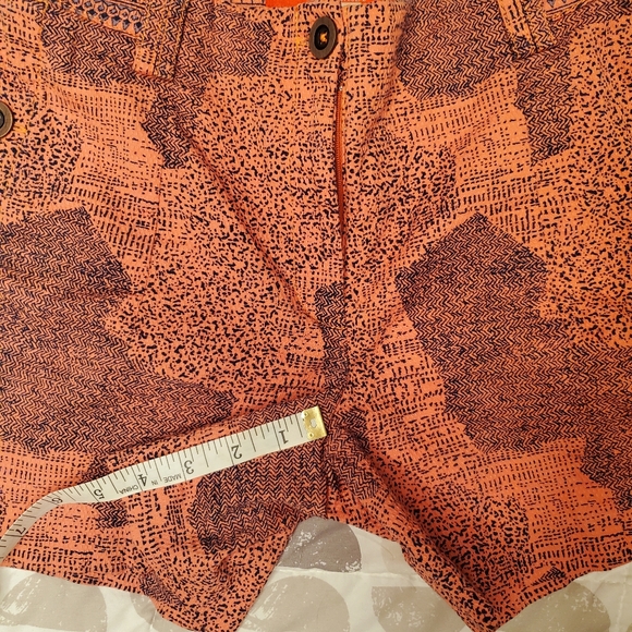 Cartonnier all over textured shorts - Picture 5 of 8